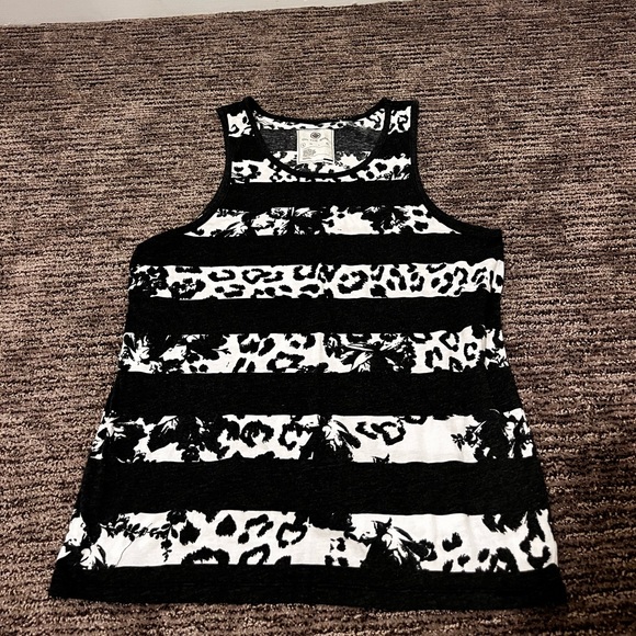on the byas Other - COPY - Cheetah print striped tank top